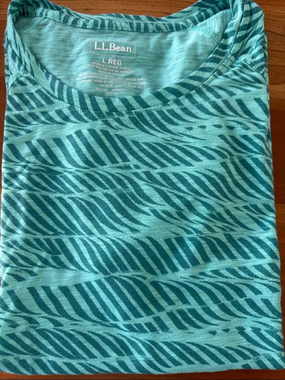 L.L.Bean Women's Teal Wave-Pattern Short Sleeve Tee
